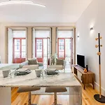 Apartment Sol Downtown With Juliet Balcony Porto